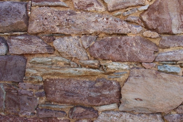 Anleitung Sandsteinmauer selber bauen und verfugen