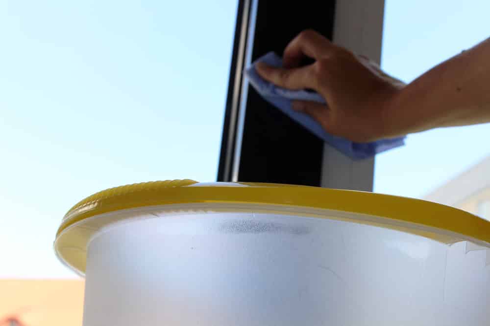 Kunststoff Fensterrahmen reinigen - Wie geht man am besten vor?