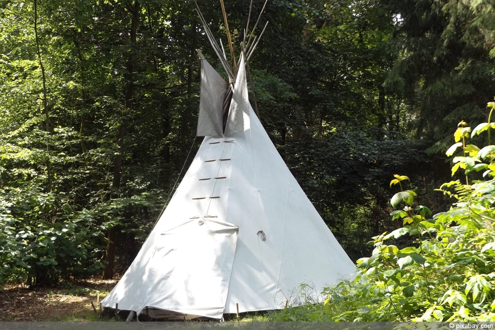 Tipi bauen: so bauen Sie ein Indianer-Tipi fr den Garten | DIY -  Hausgarten.net