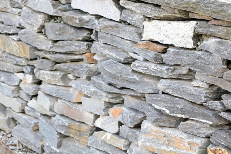 Anleitung Sandsteinmauer selber bauen und verfugen