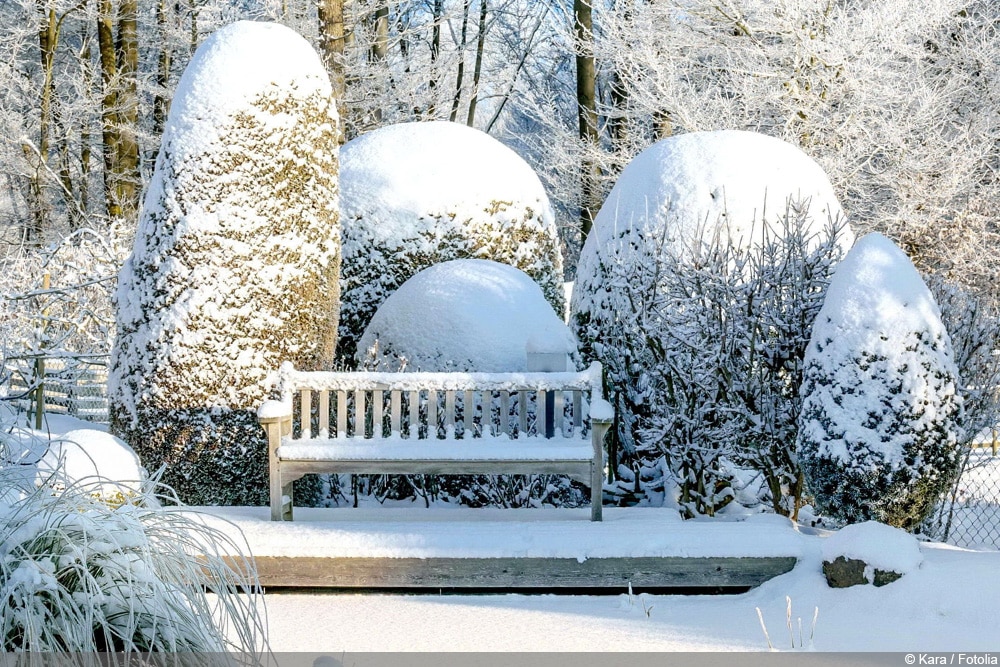 Gartenbank im Winter