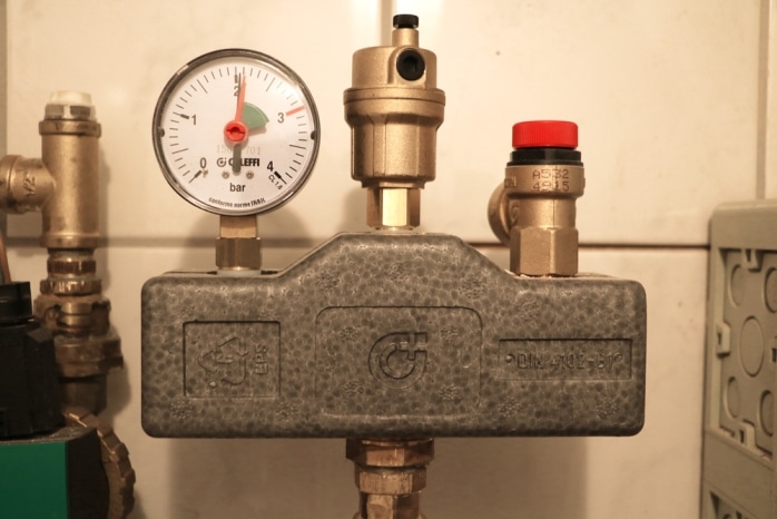 Wasserdruck mit Manometer ermitteln - So funktionierts