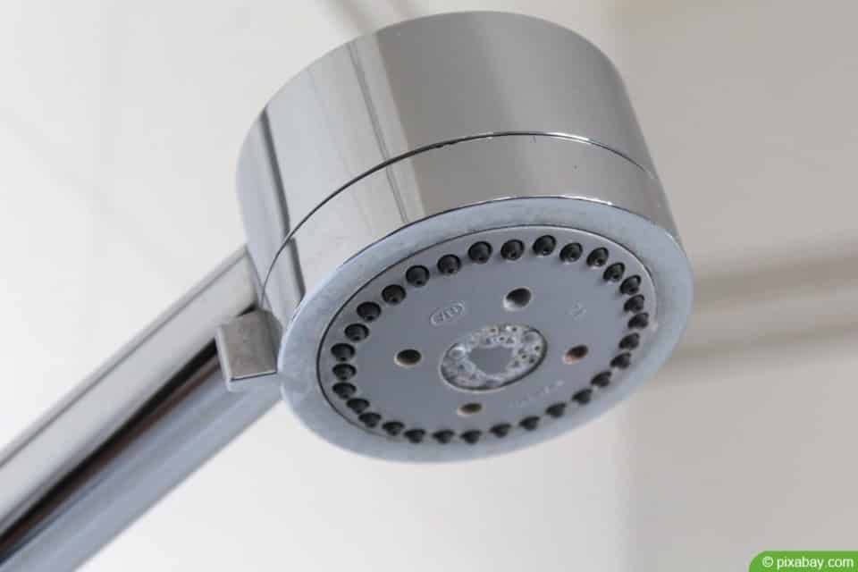Wasserdruck in der Dusche richtig erhöhen