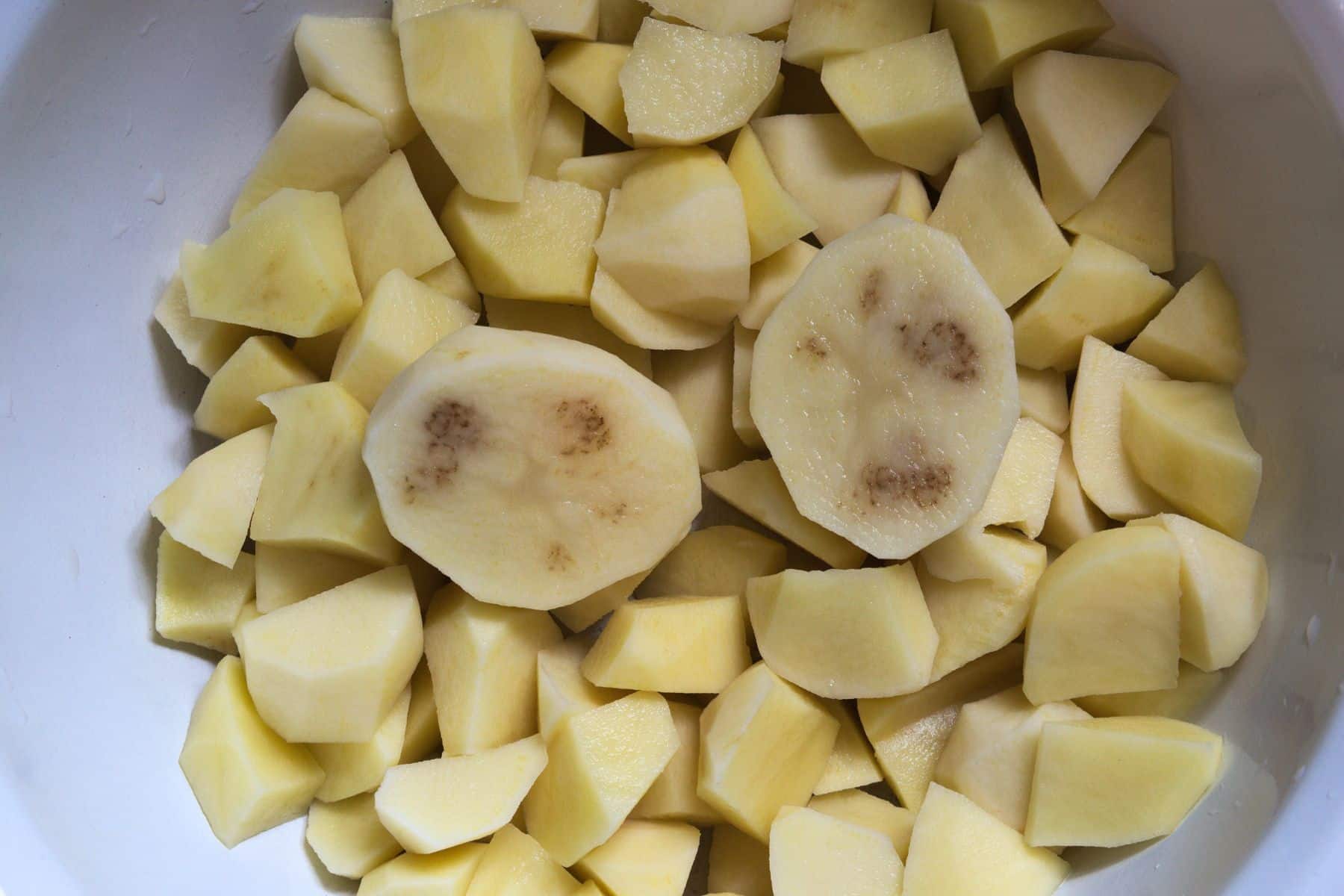 Wie Schnell Werden Geschälte Kartoffeln Braun Kartoffeln legen: idealer Abstand und Tiefe - Hausgarten.net