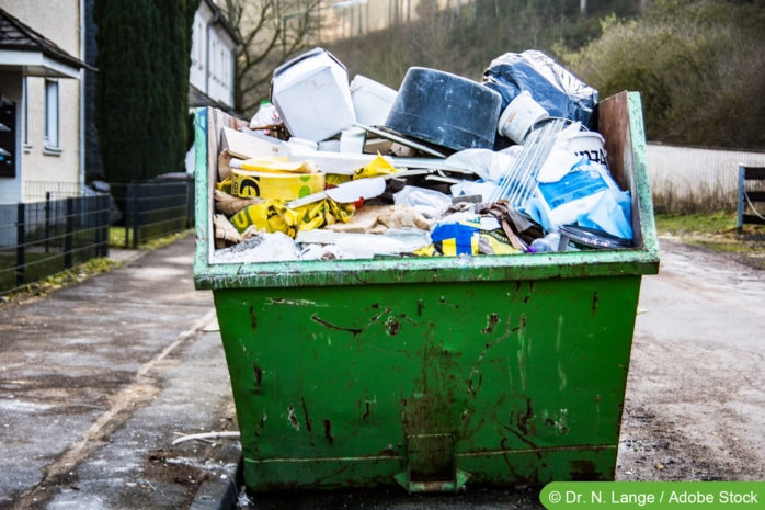 Abfallcontainer auf Straße