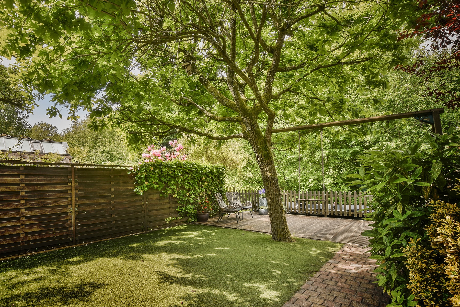 Basaltsteine im Garten Schneiden und Verlegen